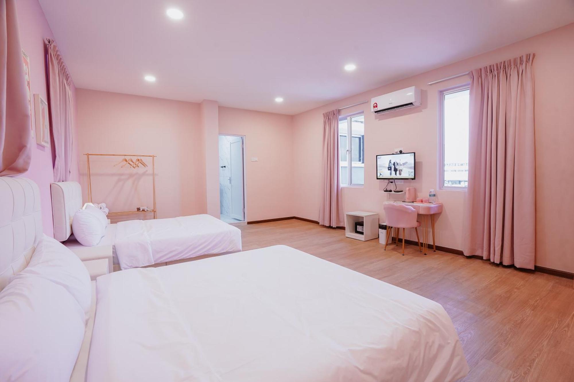 Pink George Town