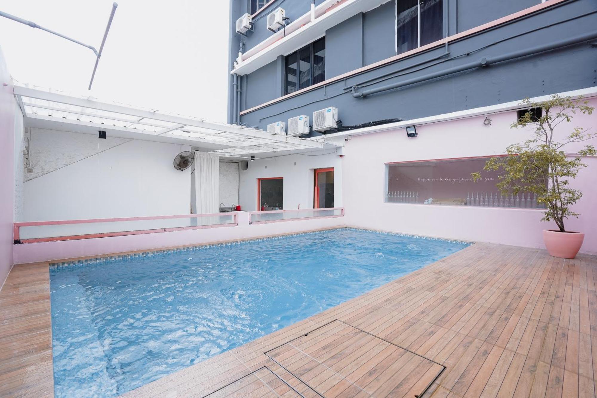 Hostel Pink